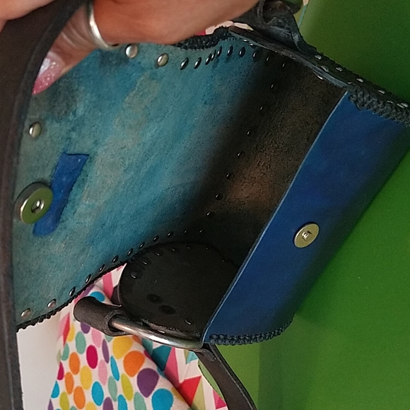 Hard leather purse..GATORITA..shoulder  strap.. - Picture 5 of 6
